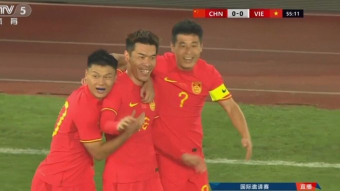 万项绝杀：国足扳回一球
