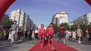 红队7-0石门五小：青训对决显锋芒